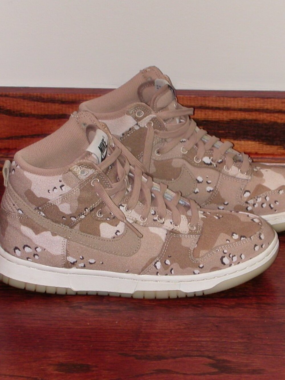 Nike Women's Dunk High 'Desert Camo' Sneakers Size 7.5